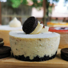 Load image into Gallery viewer, Oreo Cookies &amp; Cream Cheesecake
